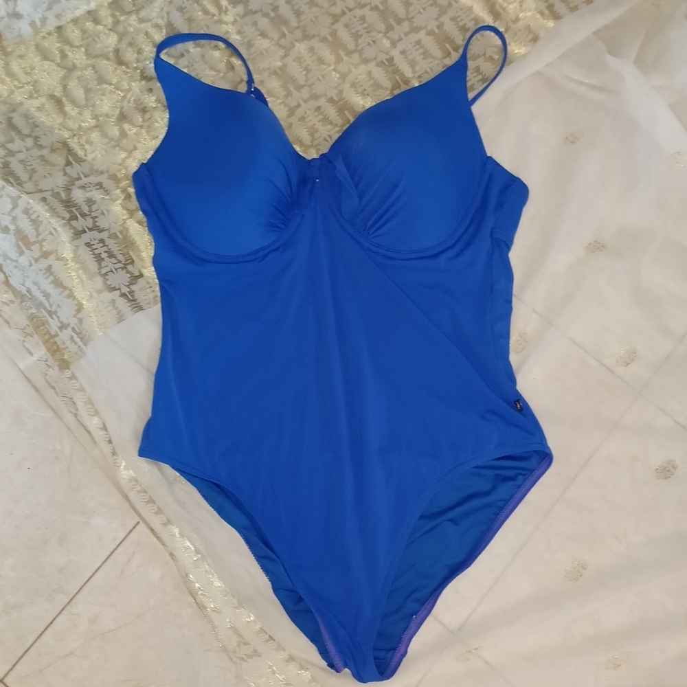 Aqua Rose one piece swimsuitโ L